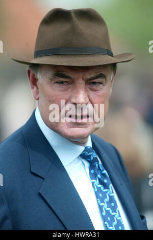 Paolo COLE GARA allenatore di cavalli ippodromo di NEWMARKET NEWMARKET 03 Maggio 2004 Foto Stock