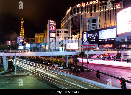 Las Vegas Strip e Planet Hollywood Hotel e Casino di notte - Las Vegas, Nevada, STATI UNITI D'AMERICA Foto Stock