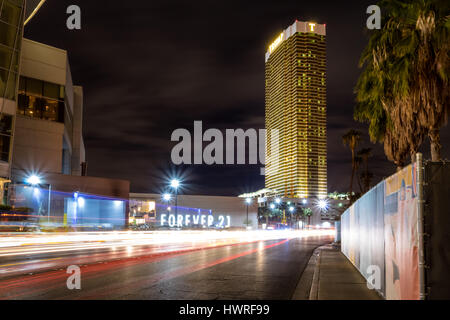 Il Trump Hotel di notte - Las Vegas, Nevada, STATI UNITI D'AMERICA Foto Stock