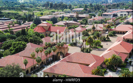 Stanford, CA - 03 Aprile 2014 : vista aerea di Stanford campus Universtity visto dalla Hoover osservatorio della Torre Foto Stock