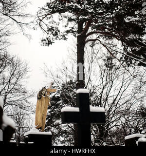 Statua di Gesù Cristo a Rasu cimitero di Vilnius, Lituania Foto Stock