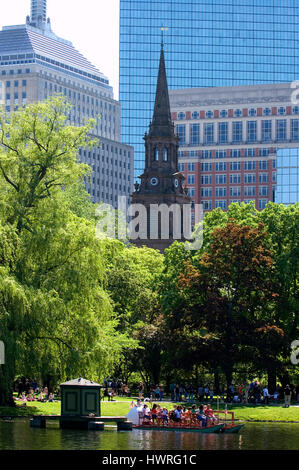 Boston Back Bay Skyline come si vede dal Boston Public Garden, Boston Public Garden Foto Stock