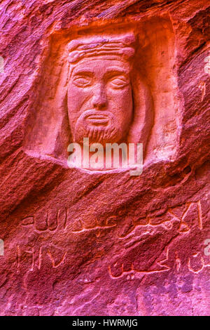 Il re Abdullah statua Lawrence Memorial Accampamento Beduino Barrah Siq Wadi Rum a Valle della Luna in Giordania. Barrah Siq è dove il Principe Abdullah ha incontrato per la prima volta TE L Foto Stock