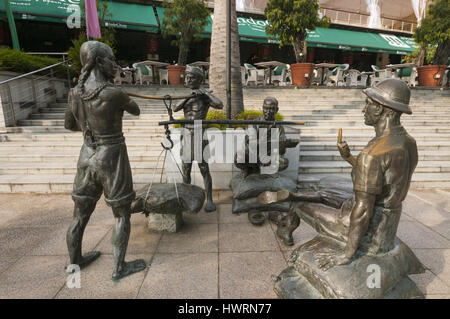 Singapore, arte pubblica, un grande Emporium, Malcolm Koh, 2002 Foto Stock