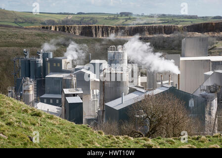 Lavoro cava di calcare vicino a Buxton, Derbyshire, in Inghilterra. Foto Stock