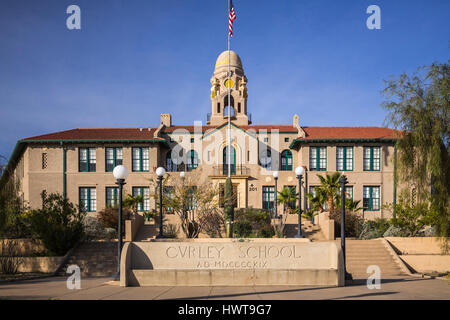 La storica Curley edificio scolastico in Ajo, Arizona, Stati Uniti. Foto Stock