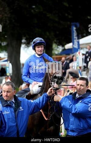 PLEASCASH cavalcato da KEVIN MANN DARLEY YORKSHIRE OAKS YORK RACECOURSE YORK INGHILTERRA 20 Agosto 2015 Foto Stock