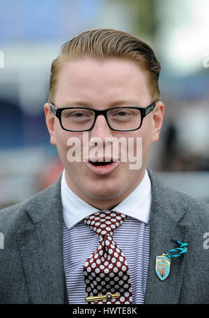 SCOTT DIXON di cavalli da corsa GARA TRAINER allenatore di cavalli IPPODROMO DI YORK YORK INGHILTERRA 15 Maggio 2014 Foto Stock