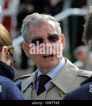 CLIVE BRITTAIN GARA allenatore di cavalli ippodromo di NEWMARKET NEWMARKET INGHILTERRA 17 Settembre 2011 Foto Stock
