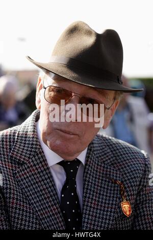 TERRY MILLS corsa di cavalli TRAINER ROWLEY MILE NEWMARKET Corso Inghilterra 18 aprile 2007 Foto Stock