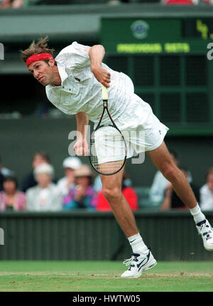 GREG RUSEDSKI WIMBLEDON 05 Luglio 1995 Foto Stock