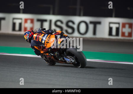 Sul Circuito Internazionale di Losail, in Qatar. 23 Mar, 2017. Bradley Smith che corre in KTM per Red Bull KTM Factory Racing nel corso del PQ1 del Qartar Grand Prix Credit: Tom Morgan/Alamy Live News Foto Stock