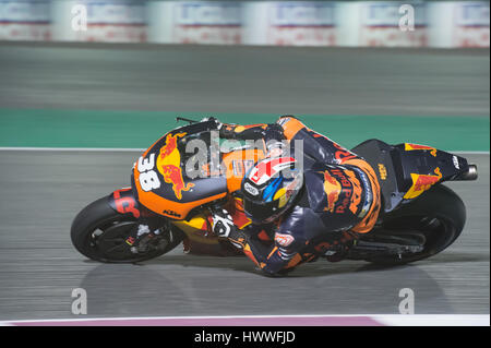 Sul Circuito Internazionale di Losail, in Qatar. 23 Mar, 2017. Bradley Smith che corre in KTM per Red Bull KTM Factory Racing nel corso del PQ1 del Qartar Grand Prix Credit: Tom Morgan/Alamy Live News Foto Stock