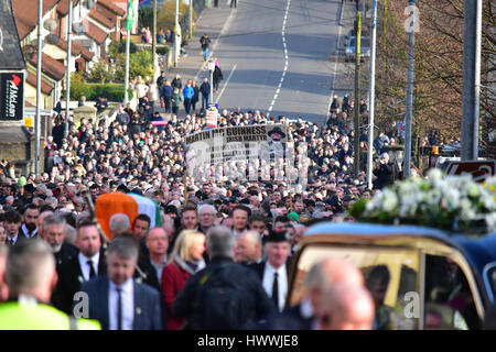 Derry, Irlanda del Nord. 23 marzo, 2017. Il Funerale di Sinn Féins Martin McGuinness in Derry: Mark inverno/Alamy Live News Foto Stock