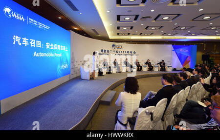 Boao, cinese della provincia di Hainan. 24 Mar, 2017. I delegati frequentare la sessione di " Automobile " Richiamo durante il Forum Boao per l Asia Conferenza annuale 2017 in Boao, Cina del sud della provincia di Hainan, 24 marzo 2017. Credito: Yang Guanyu/Xinhua/Alamy Live News Foto Stock