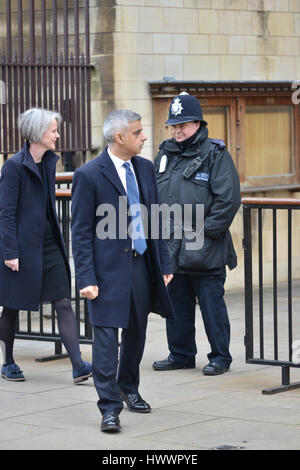 Il parlamento di Londra, Regno Unito. 24 Mar, 2017. Sadiq Khan sindaco di Londra Visite europeo e incontra gli ufficiali di polizia. Credito: Matteo Chattle/Alamy Live News Foto Stock