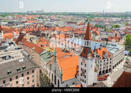 Monaco di Baviera, Germania - 7 giugno 2016: vista panoramica della città vecchia architettura di Monaco di Baviera, Germania Foto Stock