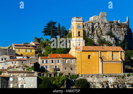 Il villaggio artistico Eze guardando giù su Saint-Jean-Cap-Ferrat. Foto Stock