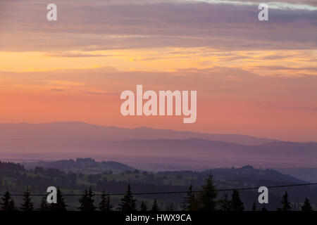 Tramonto sul Monte Gubalowka, Zakopane, Tatra Occidentali, Polonia Foto Stock