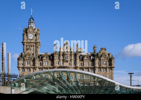 Balmoral hotel in una giornata di sole Foto Stock