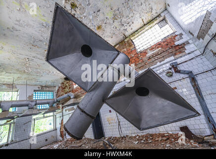 Cucina mensa in Skrunda-1 città fantasma, ex sito dell Unione Sovietica Dnepr stazione radar dal periodo della guerra fredda vicino Skrunda città in Lettonia Foto Stock