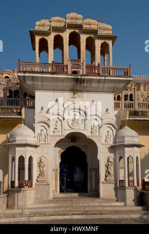 Il famoso Hawa Mahal, anche chiamato Palazzo dei venti, a Jaipur Foto Stock