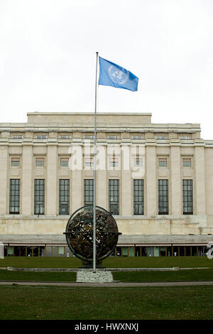 La sede centrale delle Nazioni Unite Ufficio delle Nazioni Unite a Ginevra, è noto anche come il Palais des Nations e si trova presso il Parco Ariana. Nella parte anteriore della sede, Foto Stock