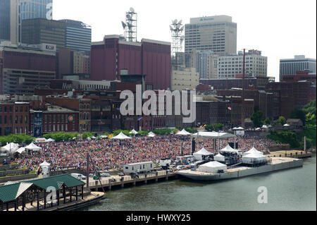 CMA visitatori presso il Riverfront Park, Nashville, Tennessee Foto Stock