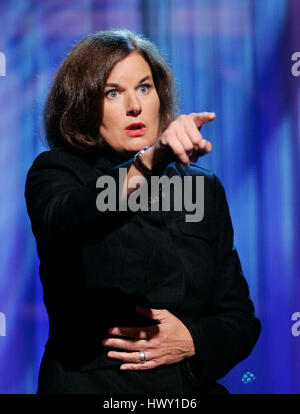 Fumetto Paula Poundstone esegue durante un segmento del 'Late Late Show con Craig Ferguson' alla televisione CBS nella città di Los Angeles, la California il 28 settembre 2009. Foto di Francesco Specker Foto Stock