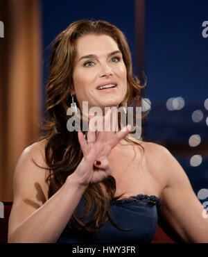 L'attrice Brooke Shields durante un segmento di "Late Late Show con Craig Ferguson' alla televisione CBS nella città di Los Angeles il Giovedi, Dicembre 11, 2008. Foto di Francesco Specker Foto Stock