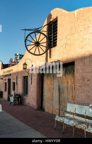 Cavalliere storico ferro ornamentali Shop, Old Town Scottsdale, Arizona USA Foto Stock