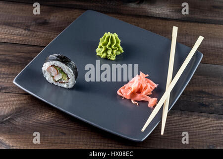 Rotoli di sushi set. tradizionale cibo giapponese Foto Stock