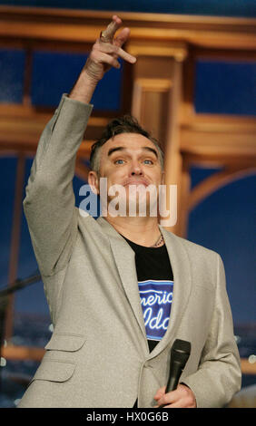 Il cantante Morrissey compie durante un segmento di "Late Late Show con Craig Ferguson' alla televisione CBS City il 14 aprile 2008 a Los Angeles, California. Foto di Francesco Specker Foto Stock