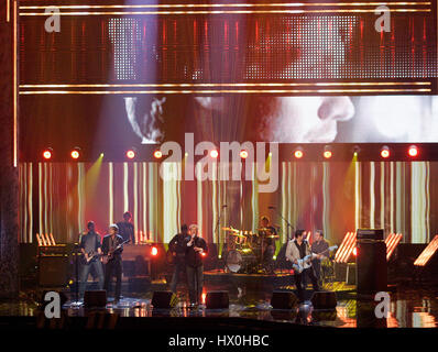 Lead singer Gary Levox e il suo gruppo, Rascal Flattts esegue al 2007 American Music Awards presso il Nokia Theatre di Los Angeles Domenica, nov. 18, 2007. Photo credit: Francesco Specker Foto Stock