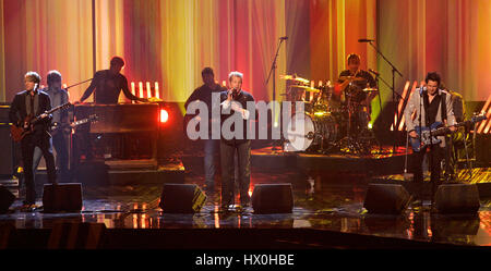 Lead singer Gary Levox e il suo gruppo, Rascal Flattts esegue al 2007 American Music Awards presso il Nokia Theatre di Los Angeles Domenica, nov. 18, 2007. Photo credit: Francesco Specker Foto Stock