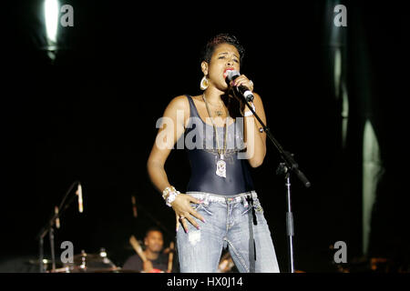 Kelis esegue la Potenza 106 Estate Splash hip hop in concerto a Long Beach, CA su agosto 19th, 2006.Photo credit: Francesco Specker Foto Stock