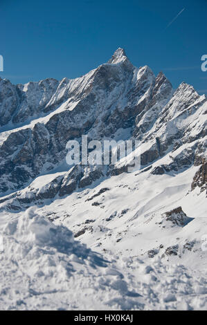 Picchi di Valtournanche, nei pressi del Monte Cervino Foto Stock