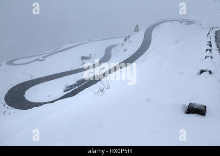 Grossglockner Strada alpina di neve Alti Tauri Parco Nazionale, Austria Foto Stock