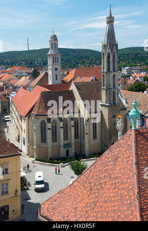 Vista dalla Torre Firewatch sul tetto della città vecchia di Sopron, importante cittadina della oltre Danubio in Ungheria. Foto Stock