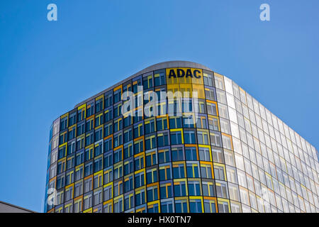 Tedesco ADAC Automobil Club edificio sede centrale a Monaco di Baviera, Germania Foto Stock