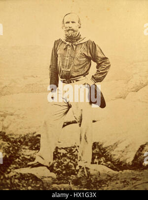 Giuseppe Garibaldi fu una figura centrale nell'unità d'Italia. Questa sua raffigurazione sull'isola di Caprera evidenzia il suo ruolo militare e la sua dedizione alla causa dell'indipendenza italiana nel XIX secolo. Foto Stock