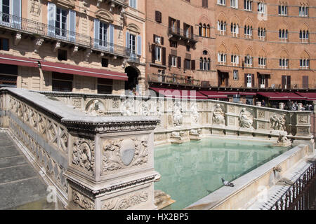 Fonte Gaia fontana monumentale situato in Piazza del Campo di Siena, Italia Foto Stock