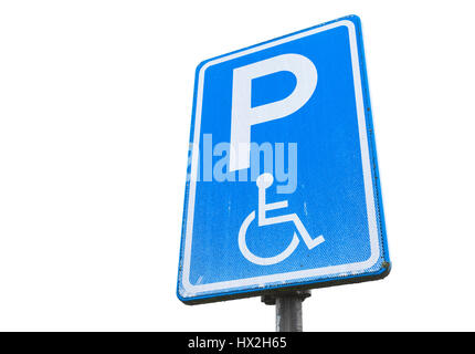 Parcheggio Disabili permesso, cartello blu isolato su sfondo bianco, vicino fino foto Foto Stock