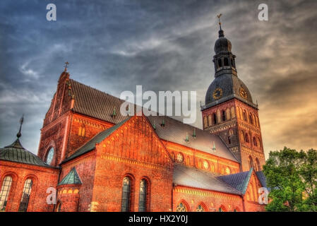 Vista serale della Cattedrale di Riga - Lettonia Foto Stock