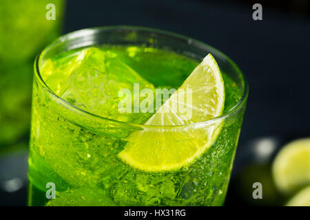 Melone verde HIghball giapponese con un calce guarnire Foto Stock