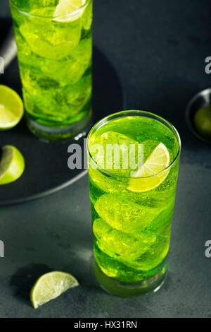 Melone verde HIghball giapponese con un calce guarnire Foto Stock