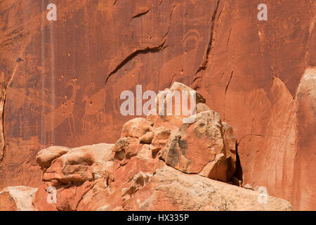 Incisioni rupestri, Capitol Reef National Park nello Utah Foto Stock