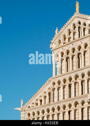 Duomo di Pisa facciata dettaglio Foto Stock