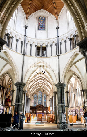 Temple Church, Londra, fondata nel XII secolo dai Cavalieri Templari. Foto Stock