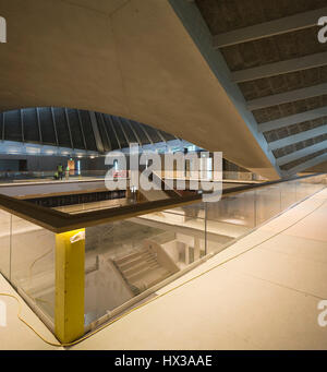 Vista interna dell'atrio principale in costruzione. Design Museum in costruzione, Londra, Regno Unito. Architetto: John Pawson Architects, 2016. Foto Stock